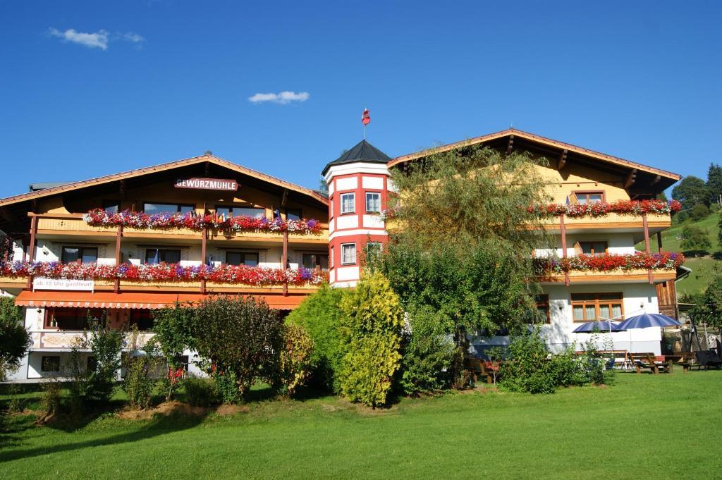 Ferienhotel Gewuerzmuehle ราดชตัดท์ ภายนอก รูปภาพ